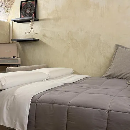 Apartment Romantic Retreat In Downtown *